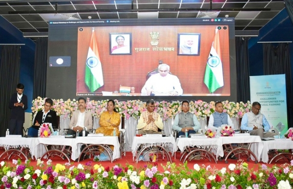 नीति आयोग के राष्ट्रीय कार्यशाला को संबोधित करते राज्यपाल आचार्य देवव्रत नीति आयोग के राष्ट्रीय कार्यशाला को संबोधित करते राज्यपाल आचार्य देवव्रत