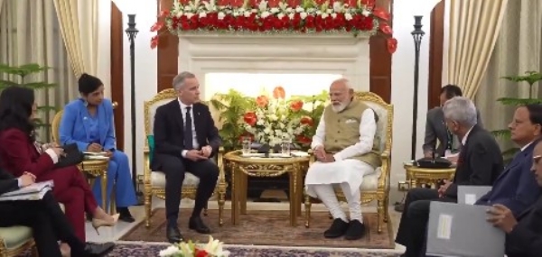 नई दिल्ली स्थित हैदराबाद हाउस में प्रधानमंत्री नरेंद्र मोदी और कनाडा के प्रधानमंत्री मार्क कार्नी द्विपक्षीय बैठक के दौरान। दोनों नेताओं ने भारत-कनाडा संबंधों को नई दिशा देने और व्यापार व तकनीकी सहयोग बढ़ाने पर चर्चा की नई दिल्ली स्थित हैदराबाद हाउस में प्रधानमंत्री नरेंद्र मोदी और कनाडा के प्रधानमंत्री मार्क कार्नी द्विपक्षीय बैठक के दौरान। दोनों नेताओं ने भारत-कनाडा संबंधों को नई दिशा देने और व्यापार व तकनीकी सहयोग बढ़ाने पर चर्चा की