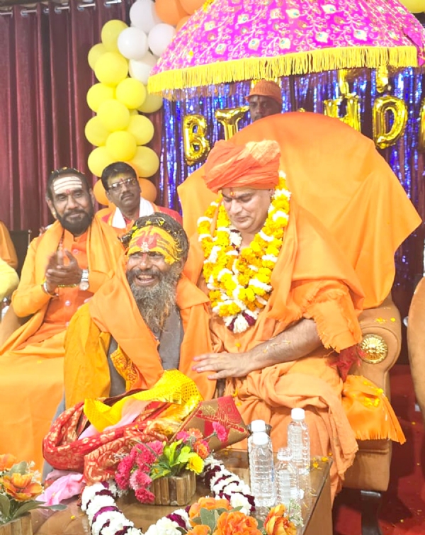 स्वामी चक्रपाणि नंद गिरी महाराज