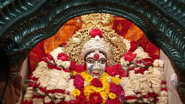 मां ब्रम्हचारिणी देवी का दरबार
