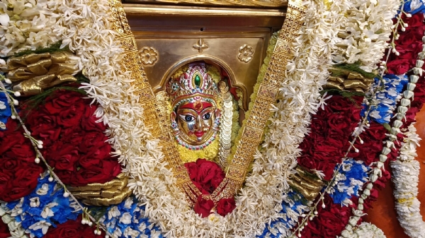 मां चित्रघंटा का दरबार