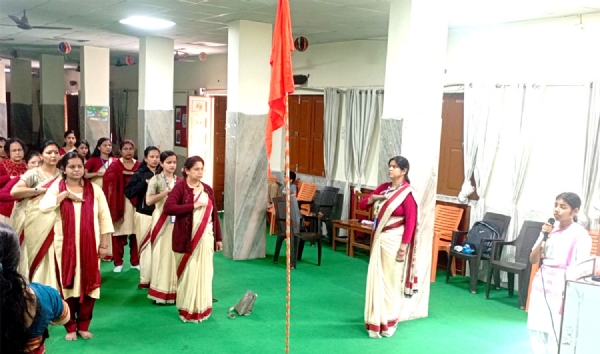 कार्यक्रम के दौरान