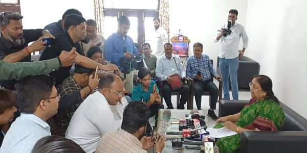 उत्तरप्रदेशे महिला सशक्तीकरणम् अधुना आंदोलनं न,भूमिगता वास्तविकता : बेबी रानी मौर्यः