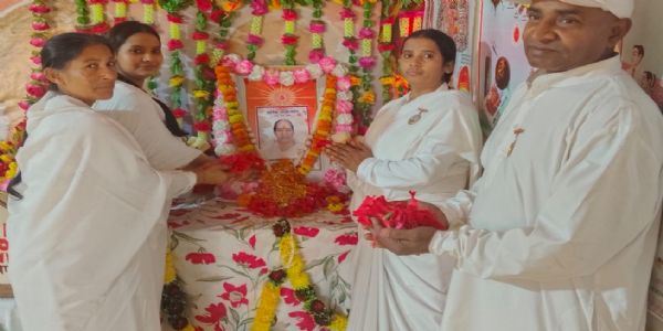 राजयोगिनी सुरेन्द्र दीदी इत्यस्यै अश्रू-अक्षिभ्यः श्रद्धांजलि: प्रदत्ता