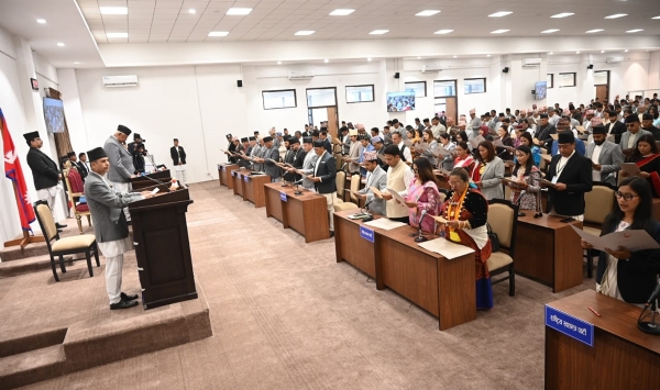 नवनिर्वाचित सांसदों का शपथग्रहण