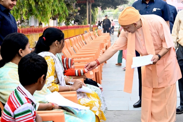 जमानत पर रिहा होकर वादी को धमकाने वालों की निरस्त कराएं जमानत: सीएम योगी* जमानत पर रिहा होकर वादी को धमकाने वालों की निरस्त कराएं जमानत: सीएम योगी*