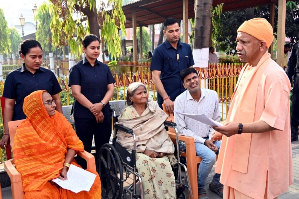 जमानत पर रिहा होकर वादी को धमकाने वालों की निरस्त कराएं जमानत: सीएम योगी* जमानत पर रिहा होकर वादी को धमकाने वालों की निरस्त कराएं जमानत: सीएम योगी*