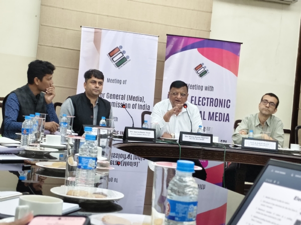 मुख्य चुनाव अधिकारी मनोज अग्रवाल