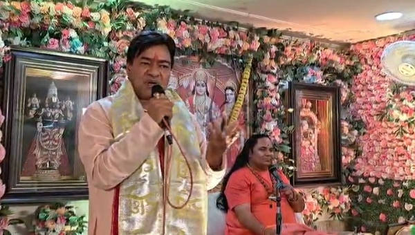 श्रीकृष्ण जन्मभूमि मुक्ति का शंखनाद करते हुए श्रीकृष्ण जन्मभूमि मुक्ति न्यास के अध्यक्ष महेंद्र प्रताप सिंह एडवोकेट