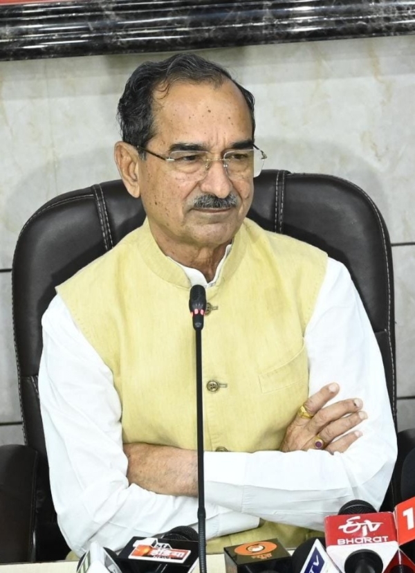 विपक्ष मुद्दाविहीन होकर अनर्गल बयानबाजी में लगा: मदन राठौड़ विपक्ष मुद्दाविहीन होकर अनर्गल बयानबाजी में लगा: मदन राठौड़