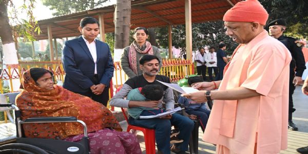 निर्भीकतया चिकित्सां कारयतु, शासनं सम्पूर्णं आर्थिक–सहाय्यं प्रदास्यति - मुख्यमन्त्री योगी