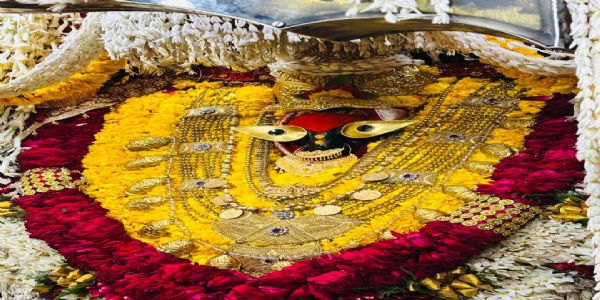 चन्द्रग्रहणस्य कारणेन मातुः विन्ध्यवासिनी-मन्दिरस्य कपाटानि निरुद्धानि भविष्यन्ति