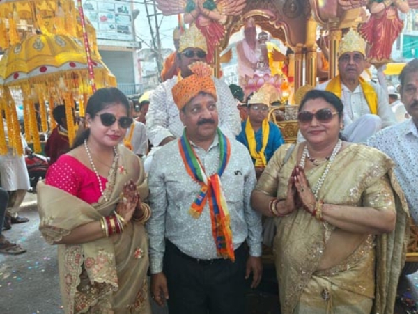 महावीर जयंती पर शोभा यात्रा