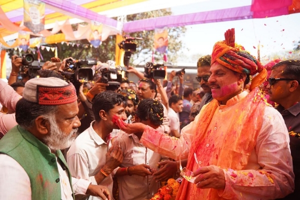 मुख्यमंत्री निवास में आयोजित होली मिलन समारोह मुख्यमंत्री निवास में आयोजित होली मिलन समारोह