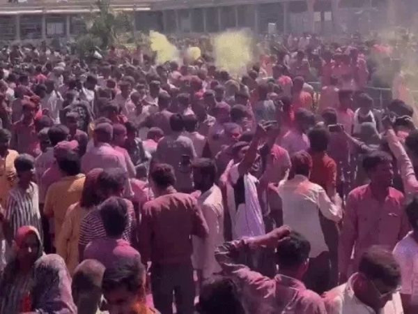 श्रद्धालुओं का उत्साह चरम पर रहा।