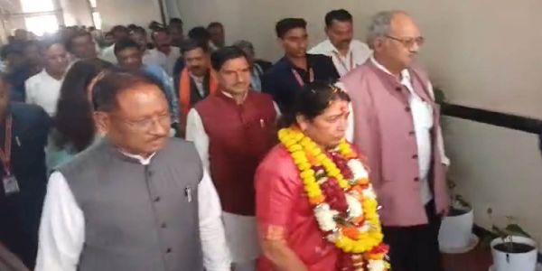 छत्तीसगढ़े राज्यसभायै भाजपा प्रत्याशी लक्ष्मी वर्मा अकरोन्नामांकनं, मुख्यमंत्री  सायो जातः प्रस्तावकः