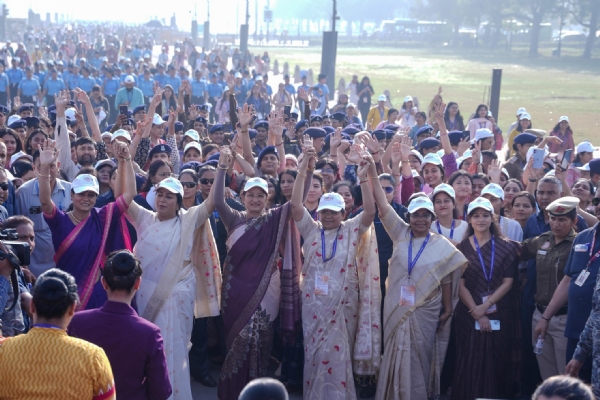 शक्तिवॉक में सहभागिता करती केन्द्रीय मंत्री शक्तिवॉक में सहभागिता करती केन्द्रीय मंत्री