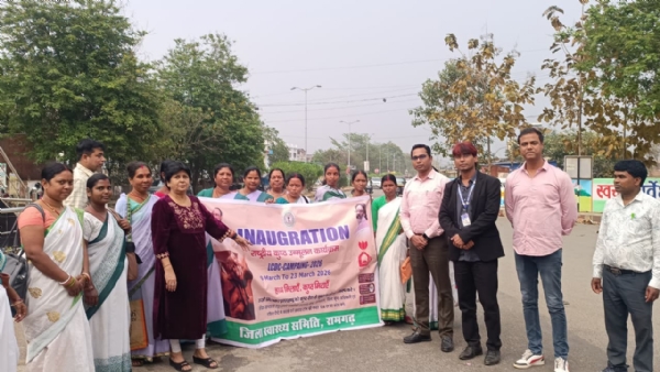 अभियान चलाते अधिकारी अभियान चलाते अधिकारी