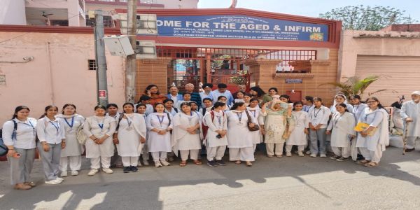 जीसीडब्ल्यू गांधी नगरस्य छात्राः वृद्धाश्रम अम्फल्लायां प्रास्तुवन् , सांस्कृतिक कार्यक्रमः