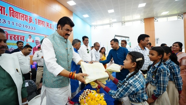 सांदीपनी विद्यालय सागर में आयोजित प्रवेश उत्सव