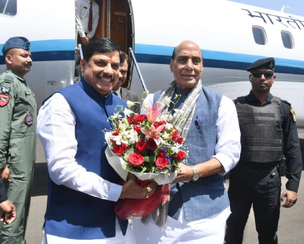 मप्रः मुख्यमंत्री डॉ. यादव ने की रक्षा मंत्री राजनाथ सिंह की आत्मीय अगवानी