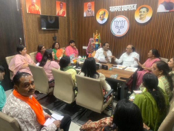 प्रयागराज भाजपा महानगर कार्यालय में हुई बैठक को संबोधित करते हुए महानगर अध्यक्ष संजय गुप्ता प्रयागराज भाजपा महानगर कार्यालय में हुई बैठक को संबोधित करते हुए महानगर अध्यक्ष संजय गुप्ता