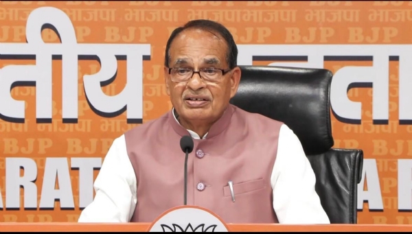 भाजपा मुख्यालय में आयोजित पत्रकार वार्ता में केन्द्रीय मंत्री शिवराज सिंह चौहान