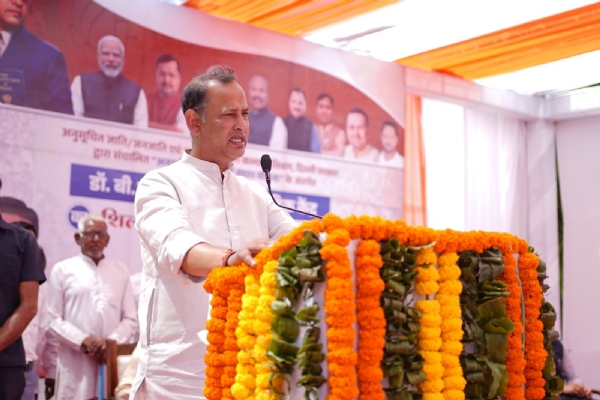 रोहिणी में आयोजित कार्यक्रम को संबोधित करते मंत्री रविंद्र इंद्राज सिंह रोहिणी में आयोजित कार्यक्रम को संबोधित करते मंत्री रविंद्र इंद्राज सिंह