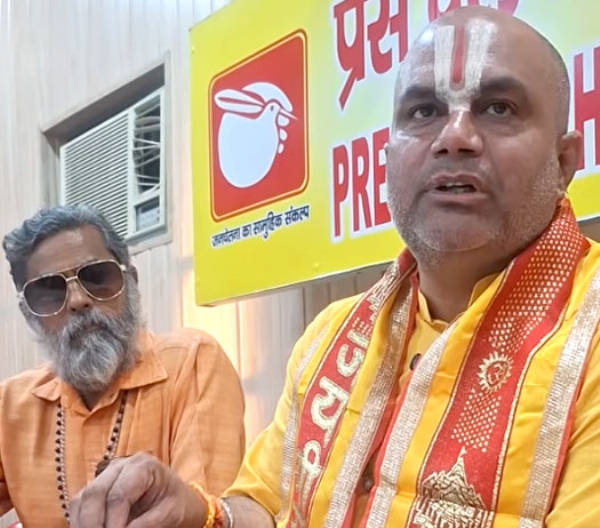 प0काराें से वातार करते हुए