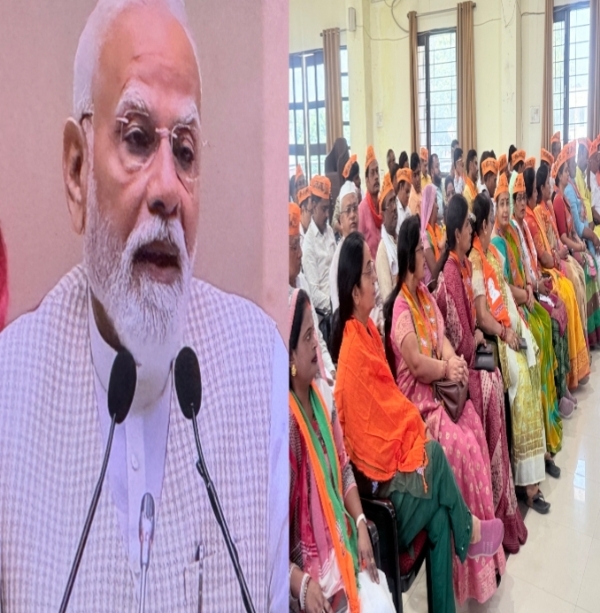 नारी शक्ति वंदन सम्मेलन सुनती महिलाएं और प्रधानमंत्री मोदी