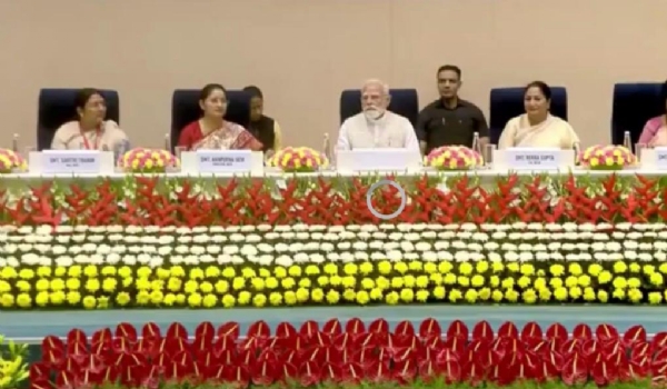 नारी शक्ति वंदन अधिनियम कार्यक्रम में प्रधानमंत्री नरेन्द्र मोदी, अन्नपूर्णा देवी, रेखा गुप्ता