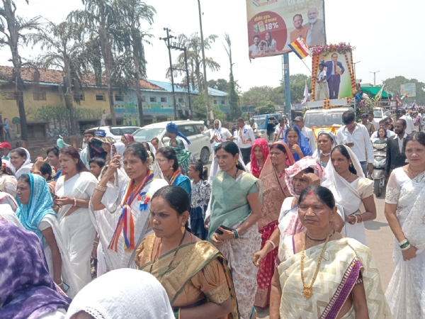 आंबेडकर जयंती पर समाजजनों ने निकाली शोभायात्रा। आंबेडकर जयंती पर समाजजनों ने निकाली शोभायात्रा।