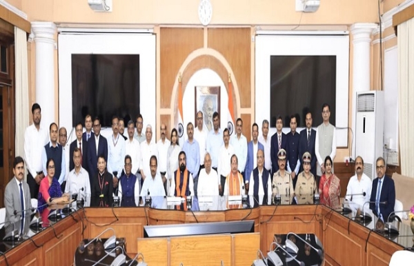 मुख्यमंत्री नीतीश कुमार कैबिनेट की भैटक के दौरान मुख्यमंत्री नीतीश कुमार कैबिनेट की भैटक के दौरान