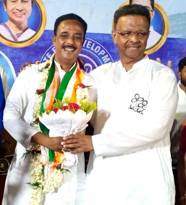 फिरहाद हकीम खड़गपुर प्रत्याशी के लिए प्रचार में फिरहाद हकीम खड़गपुर प्रत्याशी के लिए प्रचार में