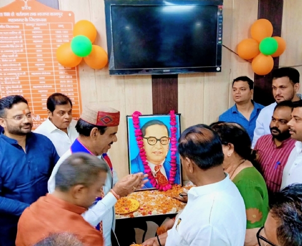 कार्यक्रम के दौरान लिया गया छायाचित्र