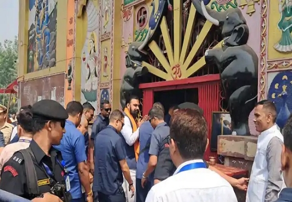 मंदिर के अंदर जाते सम्राट चाैधरी मंदिर के अंदर जाते सम्राट चाैधरी