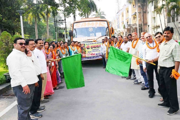 35 तीर्थयात्रियों का दल श्रीरामलला दर्शन हेतु अयोध्याधाम के लिये रवाना 35 तीर्थयात्रियों का दल श्रीरामलला दर्शन हेतु अयोध्याधाम के लिये रवाना