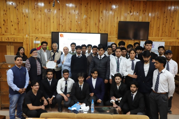 एनआईटी श्रीनगर में विशेष व्याख्यान श्रृंखला, वैज्ञानिक शोध के प्रति छात्रों को किया प्रेरित एनआईटी श्रीनगर में विशेष व्याख्यान श्रृंखला, वैज्ञानिक शोध के प्रति छात्रों को किया प्रेरित