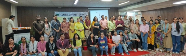 केंद्रीय विश्वविद्यालय जम्मू में ‘फोक लिटरेचर’ पर थर्सडे माइंड मीट आयोजित केंद्रीय विश्वविद्यालय जम्मू में ‘फोक लिटरेचर’ पर थर्सडे माइंड मीट आयोजित