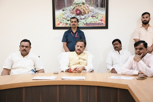 रीवा के नवीन सर्किट हाउस सभागार में आयोजित समीक्षा बैठक