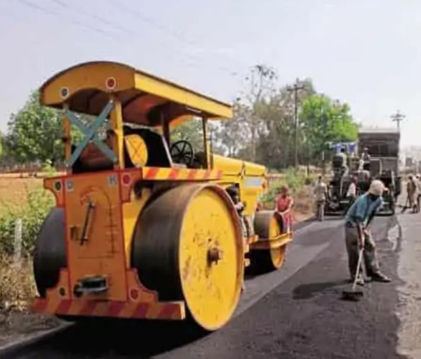 सड़कनिर्माण कार्य शुरू फोटो