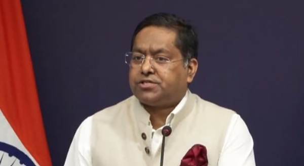 साप्ताहिक पत्रकार वार्ता में बोलते विदेश मंत्रालय के प्रवक्ता रणधीर जायसवाल।