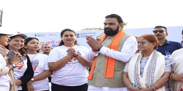 मुख्यमन्त्री ‘नारी-शक्ति फॉर विकसित-भारत रन’ कार्यक्रमे सहभागी अभवत्, उक्तवान्— अद्यतन-दिनं महिलानां कृते क्रान्तिकारी भविष्यति