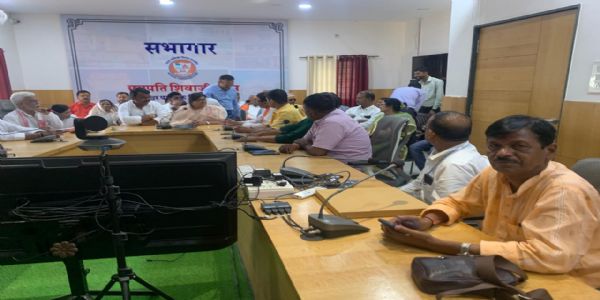 वाराणसी-नगरस्य पार्षदाः उज्जयिनी-नगर-निगमस्य अध्ययन-भ्रमणम् कृतवन्तः, विविधेषु नगरीय-विकास-विषयेषु चर्चां कृतवन्तः