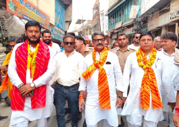 भगवान परशुराम जयंती पर अखिल भारतीय ब्राह्मण महासभा द्वारा निकाली गई भव्य शोभा यात्रा।