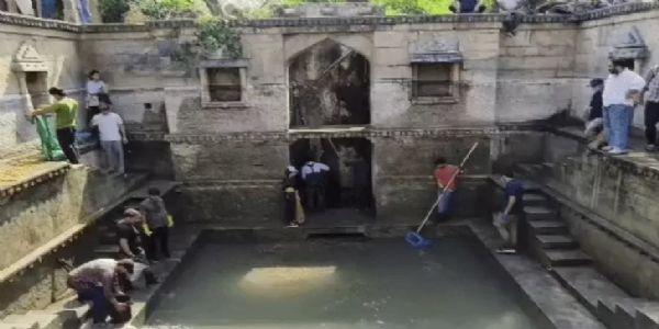 सार संवाद मंचस्य ग्रामीणानां प्रयासेन उदयपुरस्य अकरोत् हीरातडागस्य कायाकल्पम्