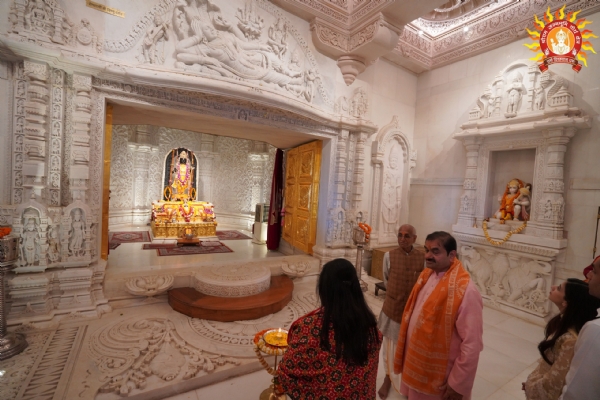 राम मंदिर में गौतम अडाणी