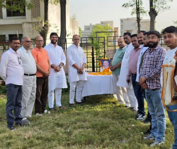 पूर्व सांसद कुंवर सर्वेश कुमार सिंह को द्वितीय पुण्यतिथि पर किया नमन