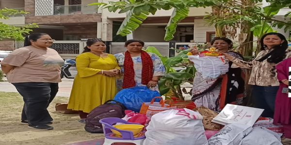 पुरातनक्रीडनकानि वस्तूनि च उपयुज्य अपेक्षितबालानां मुखे प्रसन्नतामानेतुं युतो नमन जैनः