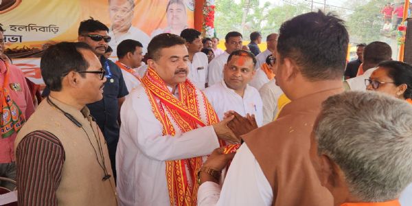 शुभेंदु अधिकारिणो ममता बनर्जौ प्रानुदन्, अवदन्- यन्नियुक्तिदानं न, विक्रेतुं करोति कार्यं मुख्यमंत्री